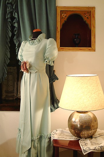 Glorious Peleys Castle Hotel Double Suite Antique